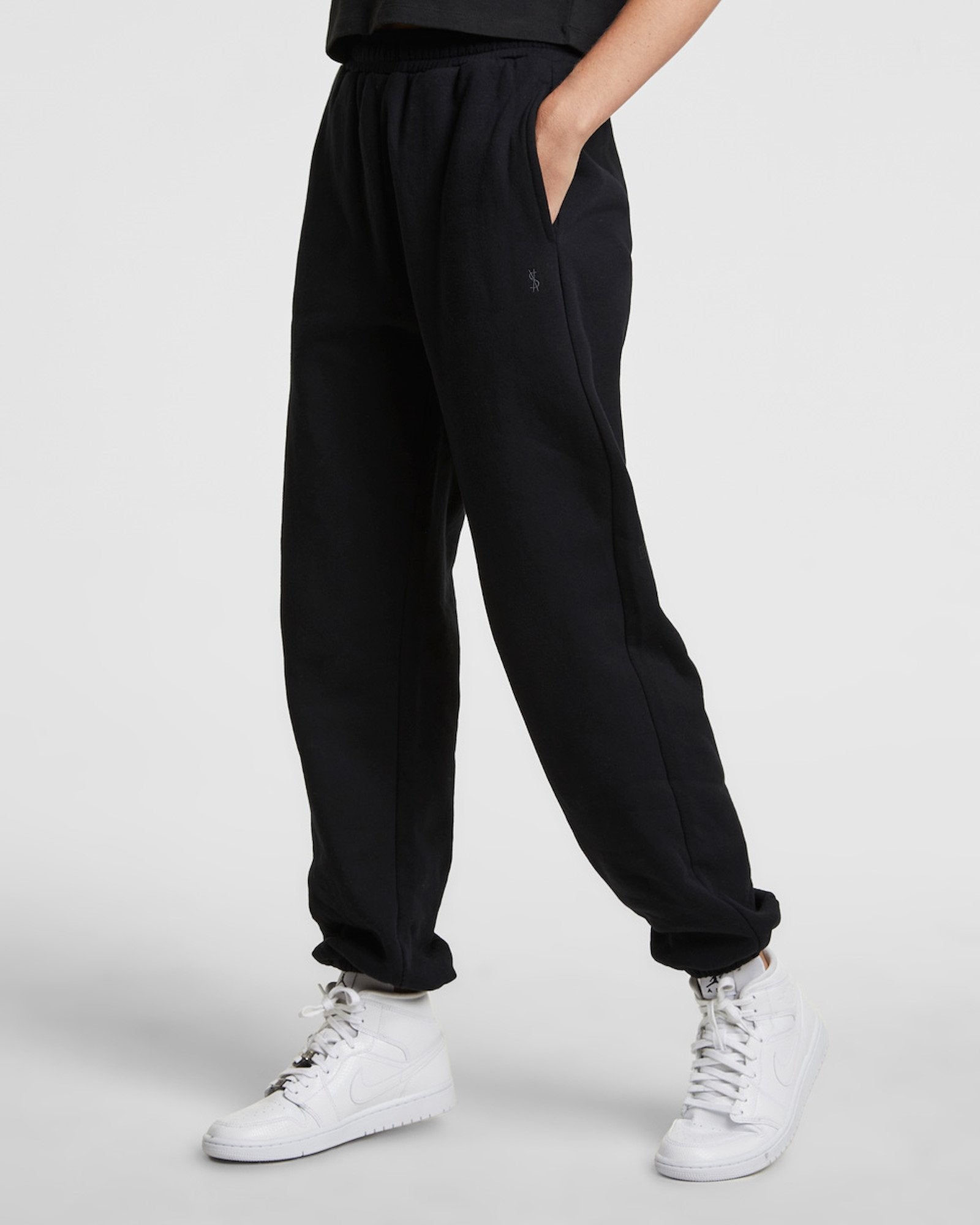 Nike Libero 14 3/4 Knit Pant BLACK : Amazon.in: Clothing & Accessories